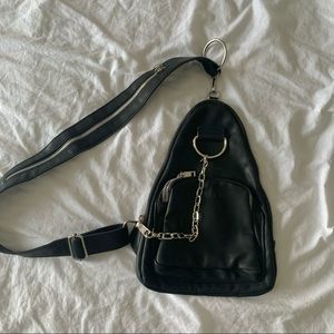 black iamgia crossbody bag🖤⛓
